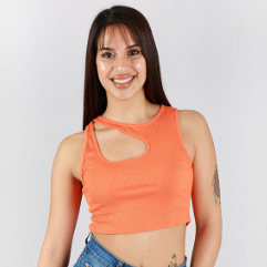 polera crop con hoyo 