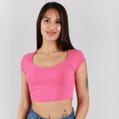 polera cuello pentagrama 